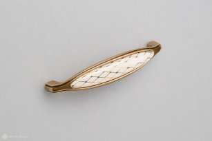 Cosmopolitan мебельная ручка-скоба 128 мм состаренное золото с белой керамической вставкой со стеганым орнаментом