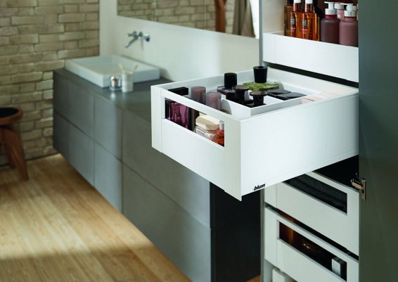 Внутренний ящик LEGRABOX pure TIP-ON BLUMOTION (высота C 177, глубина 400 мм, до 40 кг), белый шелк